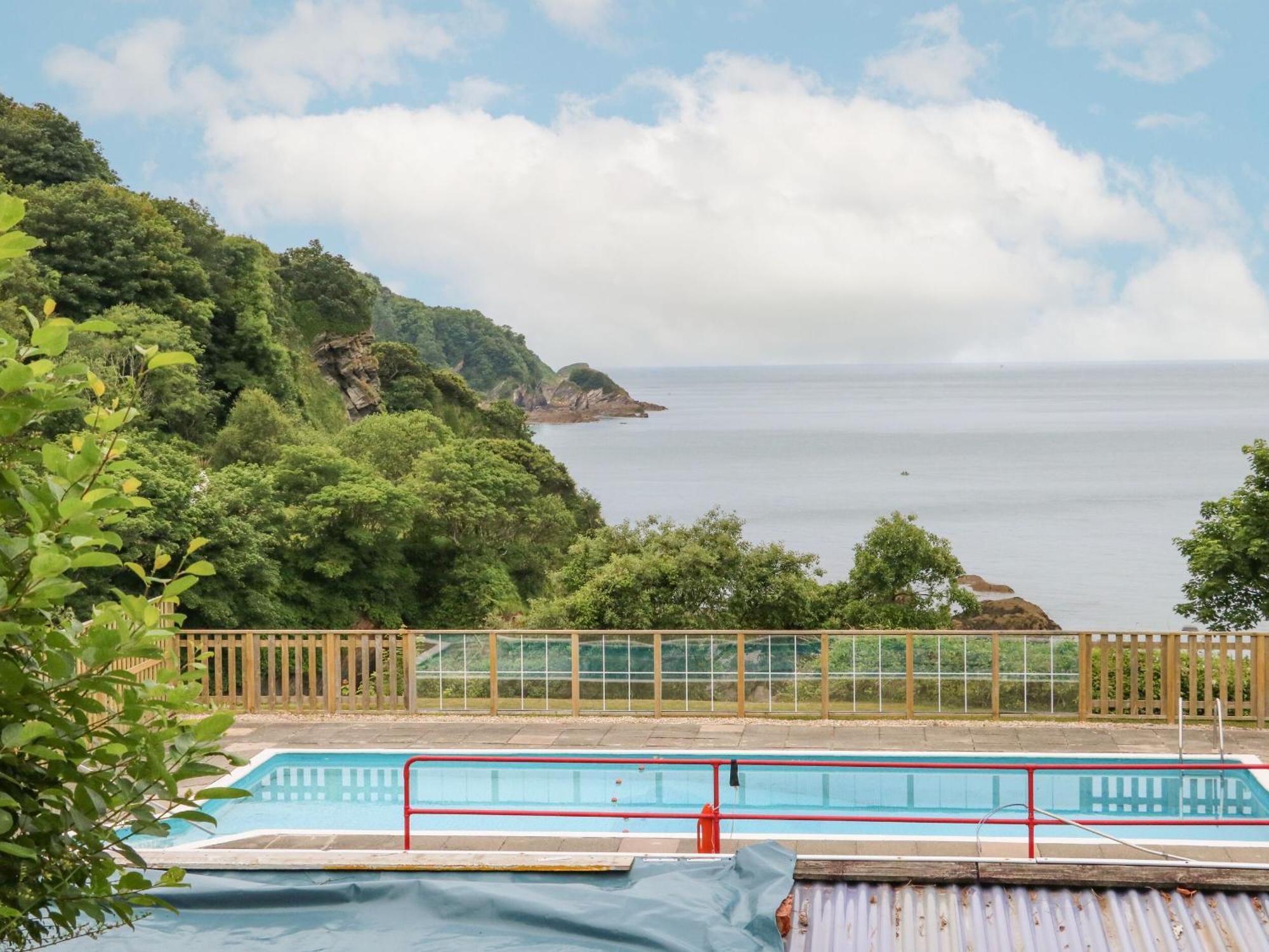 Ochenta Combe Martin Exterior foto